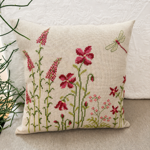 Red Flowers - kvadratisk pude - broderi