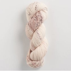 Multicolor garn nr. 2 prikket rosa