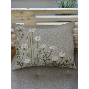 Wild on Purpose - pude - broderi